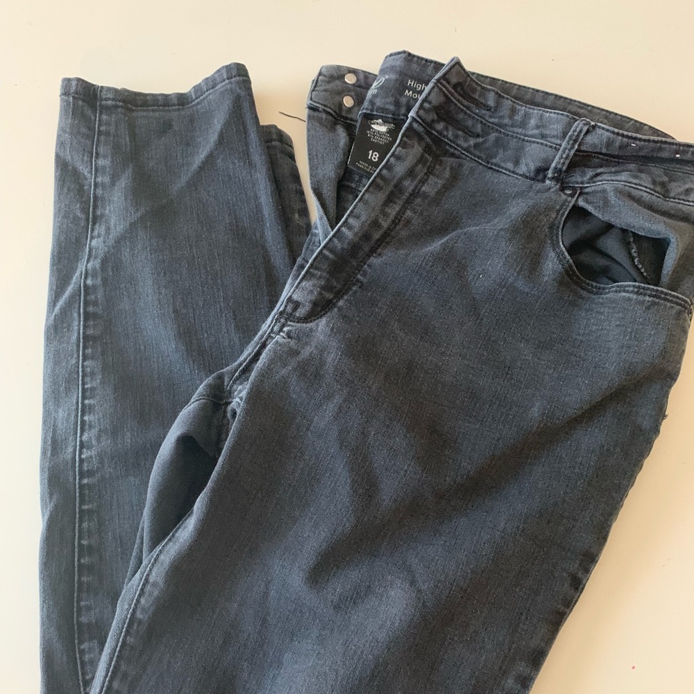 Mossimo Women’s High Rise Skinny Jeans